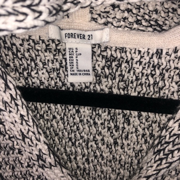 Crop Pullover Sweater - Picture 4 of 4